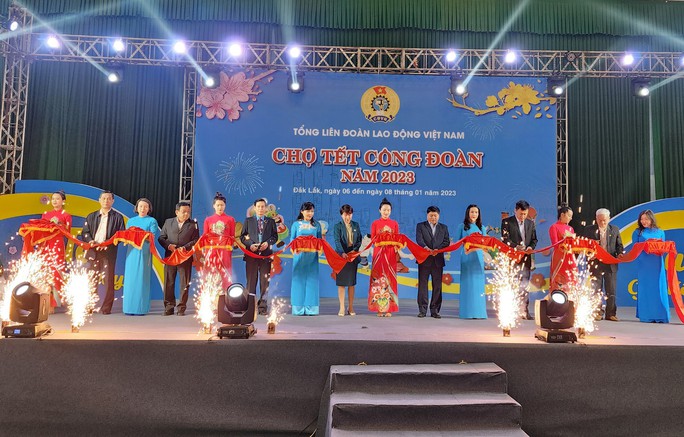 Hơn 40 gian hàng Chợ Tết Công đoàn tại Đắk Lắk